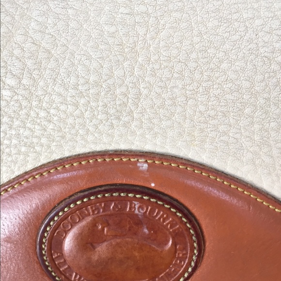 Vintage All Weather Leather Dooney & Bourke Bag! - Picture 3 of 4